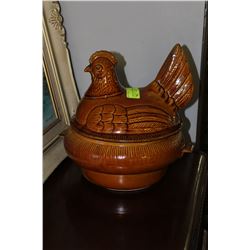 LARGE CERAMIC CHICKEN COOKIE JAR