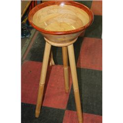 WOODEN SALAD BOWL & STAND