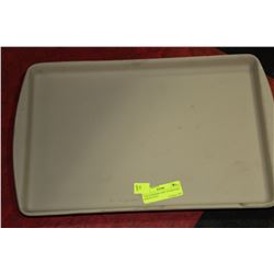 'THE PAMPERED CHEF' STONEWARE BAKING TRAY
