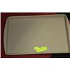 Image 1 : 'THE PAMPERED CHEF' STONEWARE BAKING TRAY