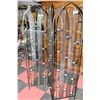 Image 1 : 3-PANELED CANDLE HOLDING ROOM DIVIDER