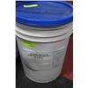 Image 1 : 5 GALLON PAIL OF BLAZE 2 VEHICLE WASH