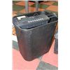 Image 1 : PAPER SHREDDER