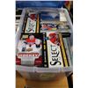 Image 1 : TOTE FULL OF ASSORTED UNSEARCHED HOCKEY CARDS