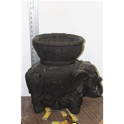 BLACK CERAMIC ELEPHANT
