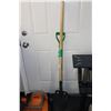 Image 1 : SHOVEL W/ POTATO FORK