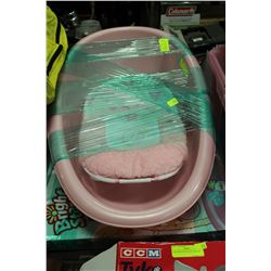 BABY ACTIVITY GYM AND PINK BATHTUB WITH INSERT