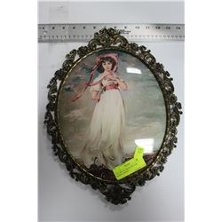 VTG ORNATE BRASS PICTURE FRAME ( PINKIE )