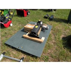 Hydraulic lift table