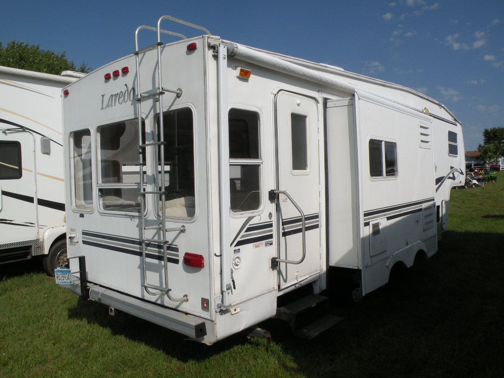 2001 Laredo 5th wheel camper SN#-4YDF27R2914450366