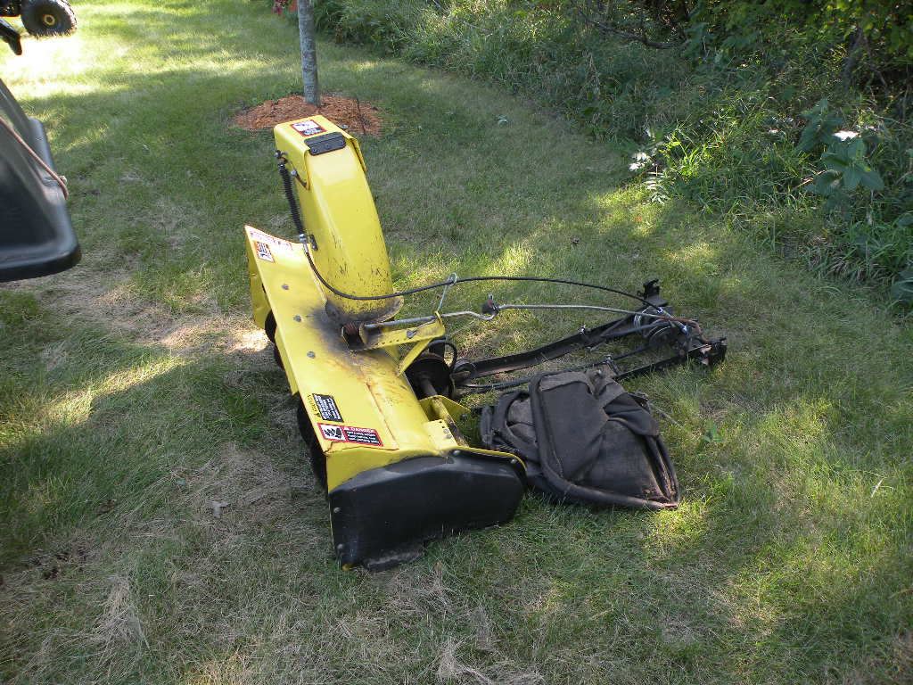 John Deere 345 w/bagger & snowblower SNM00345A0441?2