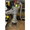 Image 1 : VINTAGE WATER PUMP