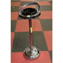 VINTAGE DELUXE ASHTRAY/STAND