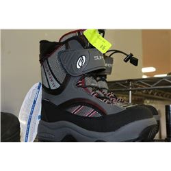 PAIR OF NEW WINTER SHOES SZ 7 OR 8 NOT TAGGED