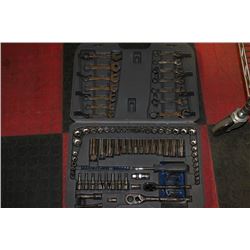 MASTERCRAFT MAXIMUM SOCKET AND WRENCH SET