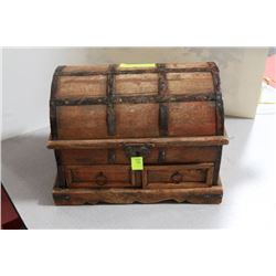 WOOD STORAGE CHEST