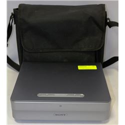 SONY VPL-DS100 DATA PROJECTOR WITH CASE