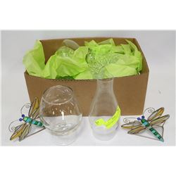 BOX OF LAMP SHADES & GLASSES