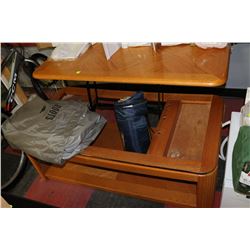 OAK 'LIFTING' COFFEE TABLE