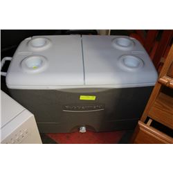 RUBBERMAID COOLER ON WHEELS