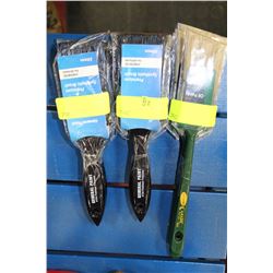 BUNDLE OF THREE ASSORTED PAINTBUSHES X 3