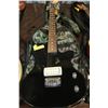 Image 1 : FIRST ACT ELECTRIC BLACK GUITAR WITH CASE