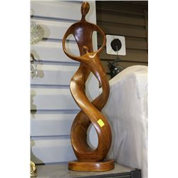 WOODEN EMBRACE STATUETTE