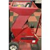 Image 4 : TROY-BUILT JUNIOR TOMAHAWK WOOD CHIPPER