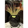 Image 1 : BLACK VASE WITH ARTIFICIAL PLANT