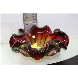 GREEN AND RED ART GLASS ASHTRAY/DISH