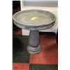 Image 1 : GRAY CONCRETE BIRD BATH 15"