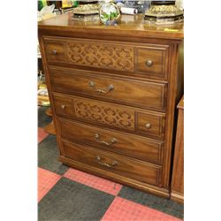 5-DRAWER WOOD DRESSER - WALNUT