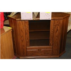 SOLID OAK CORNER ENTERTAINMENT CABINET