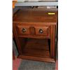 Image 1 : VINTAGE NIGHT STAND