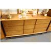 Image 2 : ESTATE TEAK DRESSER W MIRROR AND 5 DRAWER