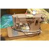 Image 1 : VINTAGE SINGER SEWING MACHINE