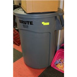 RUBBERMAID BIG BRUTE COMMERCIAL GARBAGE CAN
