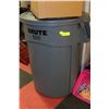 Image 1 : RUBBERMAID BIG BRUTE COMMERCIAL GARBAGE CAN