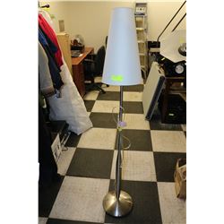 FLOOR LAMP