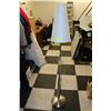 Image 1 : FLOOR LAMP
