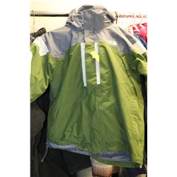 NORTHFACE SIZE M WINTER JACKET