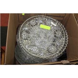 ESTATE BOX OF CRYSTAL AND GLASS TRAYS/ BOWLS ETC