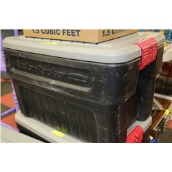 RUBBERMAID ACTION PACKER