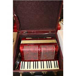 VINTAGE RED 3/4 SIZE ACCORDION (NEEDS SERVICE)