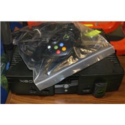 XBOX GAMING SYSTEM W/ CONTROLLER