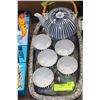 Image 1 : BLUE & WHITE TEASET ON A TRAY