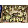 Image 1 : FLAT OF BRASS GOBLETS & OTHER BRASS ITEMS