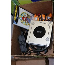 NINTENDO GAME CUBE W/ CORDS, REMOTE