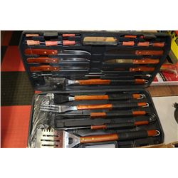 NEW LARGE BBQ SET IN CASE