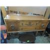 Image 2 : VINTAGE STUNNING BUFFET